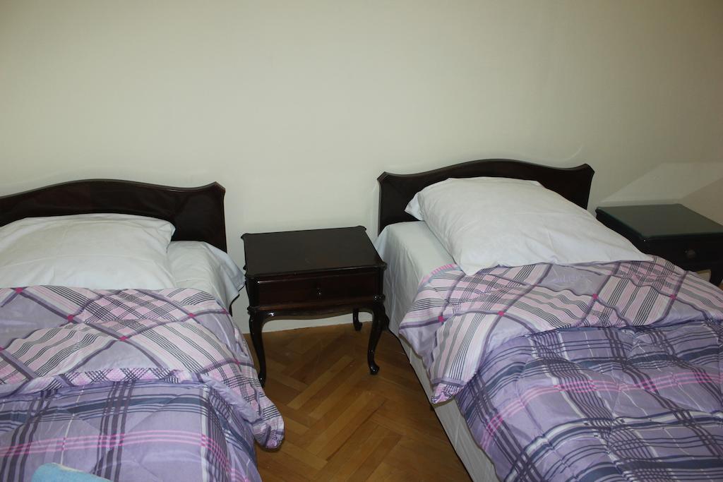 Old District Guest House Tbilisi Room photo