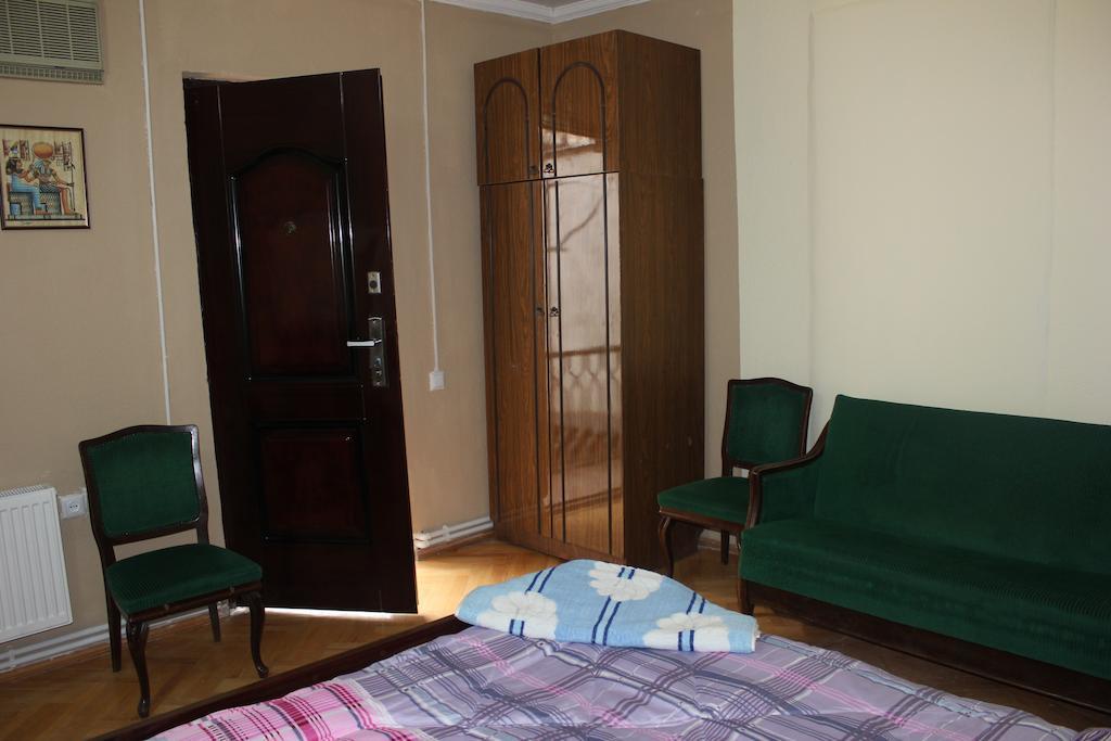 Old District Guest House Tbilisi Room photo